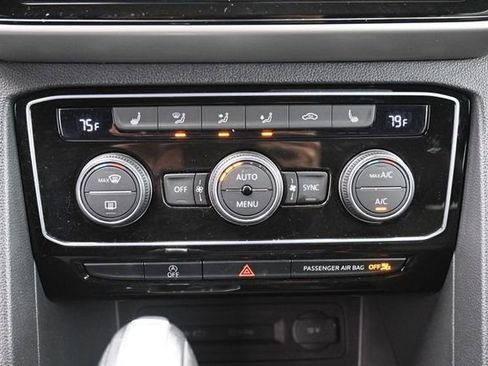 Used 2023 Volkswagen Atlas Cross Sport SE FWD image 22