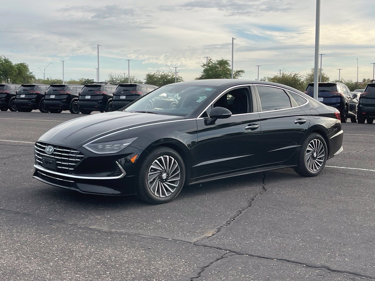 Used 2023 Hyundai Sonata SEL w/ Cargo Package FWD image 2