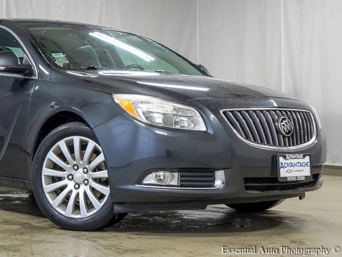 Used 2013 Buick Regal Premium image 3