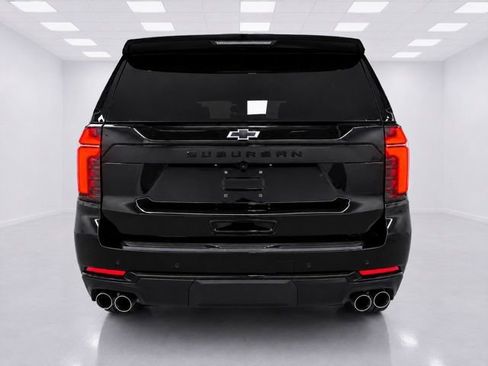 Used 2026 Chevrolet Suburban Z71 w/ Comfort Package AWD/4WD image 9
