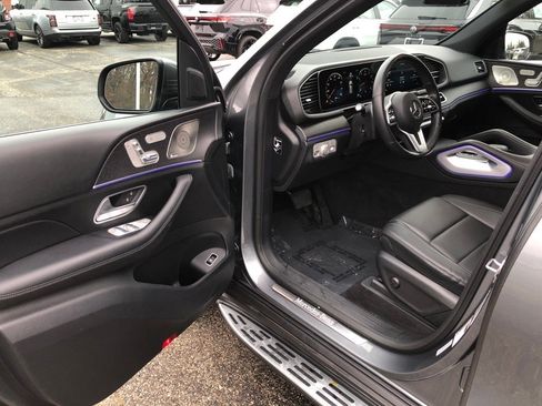 Used 2022 Mercedes-Benz GLE 350 4MATIC w/ Premium Package image 11