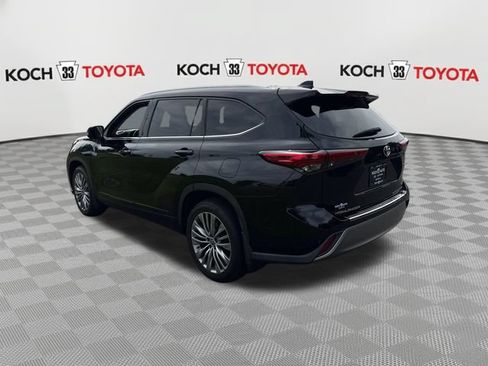 Used 2021 Toyota Highlander Platinum AWD/4WD image 6