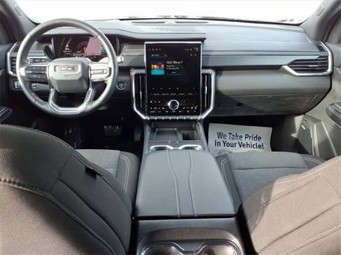 Used 2025 GMC Acadia Elevation image 12