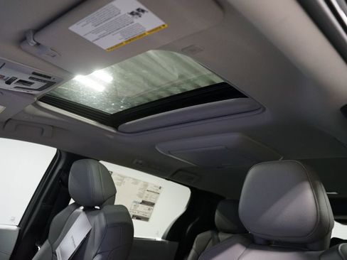 New 2026 Toyota Sienna XLE FWD image 37