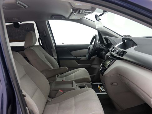 Used 2016 Honda Odyssey SE image 18