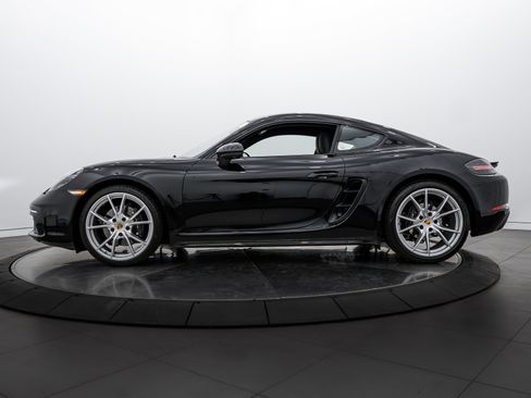 Certified 2025 Porsche 718 Cayman image 2