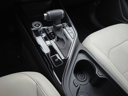 Certified 2025 Kia Niro EX FWD image 24