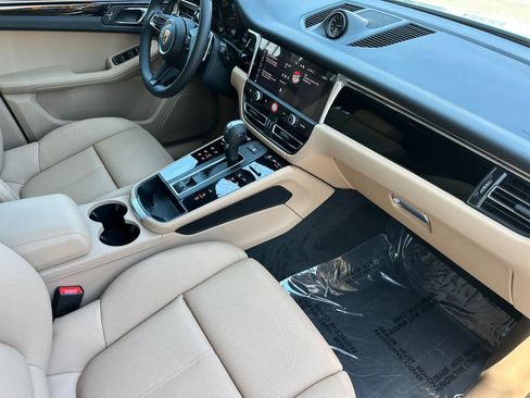 New 2026 Porsche Macan AWD/4WD image 17