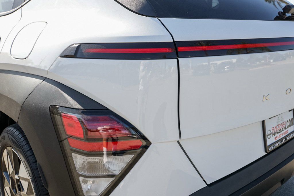 Used 2025 Hyundai Kona SEL FWD image 13