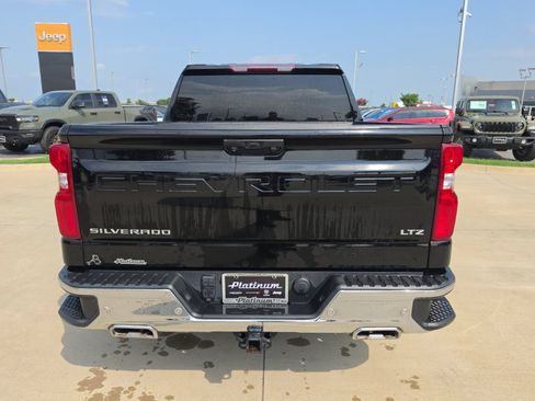 Used 2023 Chevrolet Silverado 1500 LTZ w/ Z71 Off-Road Package AWD/4WD image 4