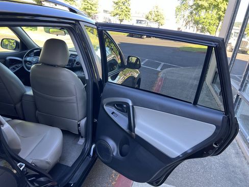 Used 2011 Toyota RAV4 2WD w/ Base L4 Extra Value Pkg image 10