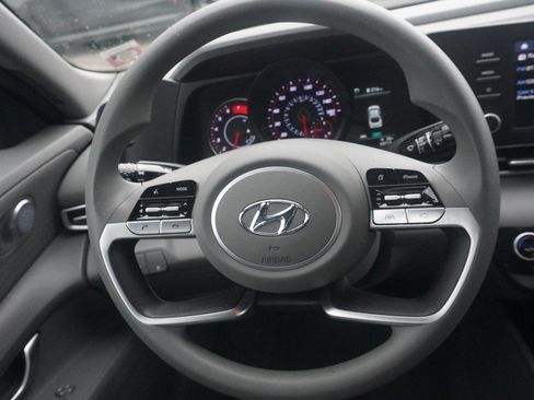 Used 2023 Hyundai Elantra SEL image 31