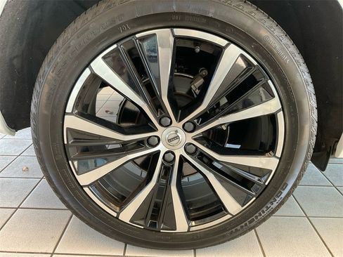 Certified 2024 Volvo XC60 B5 Plus image 16