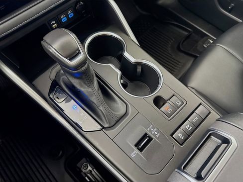 Used 2022 Toyota Highlander XLE image 21