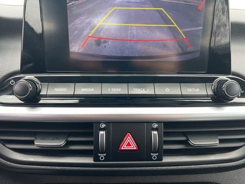 Certified 2022 Kia Forte LXS w/ LXS Technology Package image 19