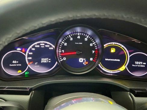 Used 2023 Porsche Cayenne Platinum Edition image 13