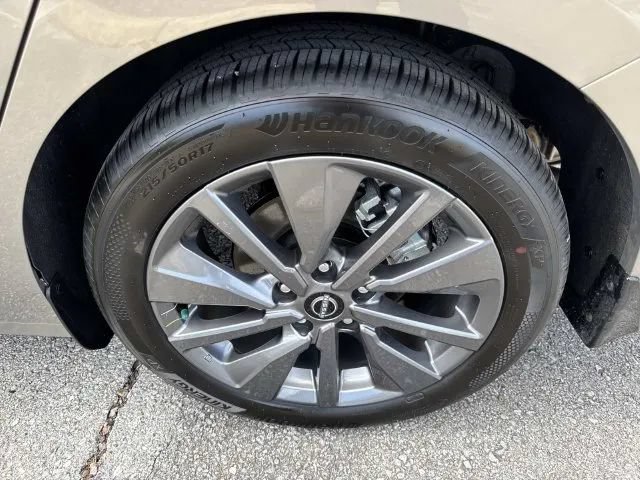 Used 2026 Nissan Sentra SL w/ Floor Mat Package FWD image 12