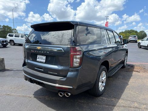 Used 2021 Chevrolet Suburban Premier w/ Premium Package AWD/4WD image 6