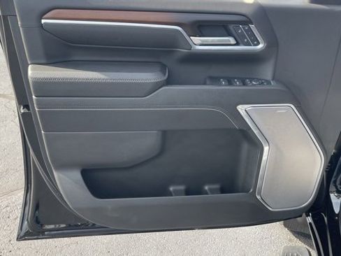 Used 2025 GMC Sierra 2500 Denali w/ Denali Reserve Package image 15