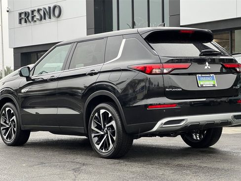 New 2025 Mitsubishi Outlander SE image 7