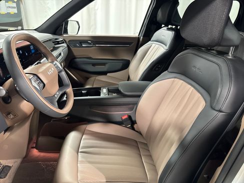 New 2026 Kia EV9 GT-Line image 3
