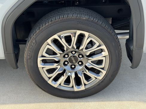 Used 2025 GMC Sierra 1500 Denali Ultimate AWD/4WD image 9