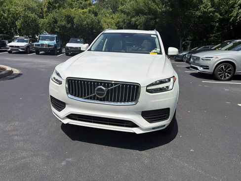 Used 2023 Volvo XC90 B5 Core w/ Protection Package Premier AWD/4WD image 3