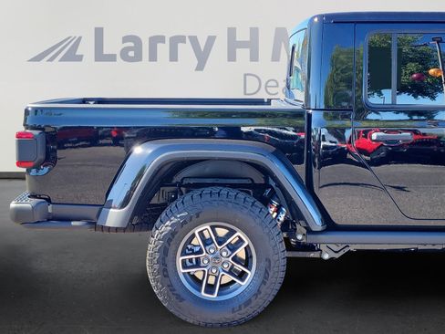 New 2025 Jeep Gladiator Mojave image 6