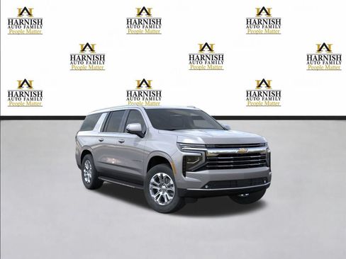 New 2026 Chevrolet Suburban LT w/ Comfort Package AWD/4WD image 1