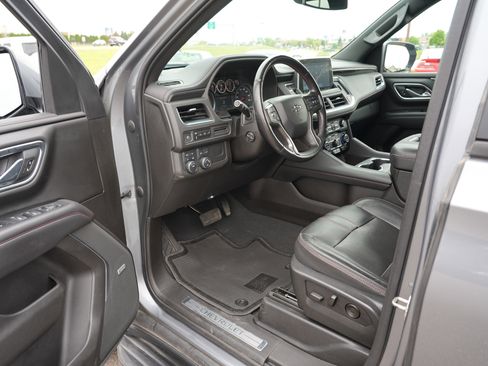 Used 2021 Chevrolet Tahoe RST w/ Luxury Package AWD/4WD image 11