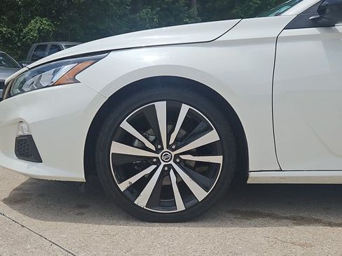 Used 2019 Nissan Altima 2.5 SR FWD image 15