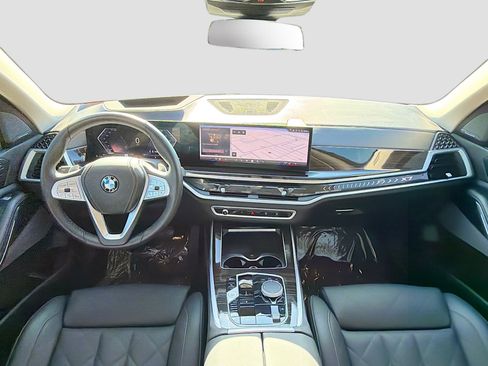Certified 2025 BMW X7 xDrive40i w/ Premium Package image 18