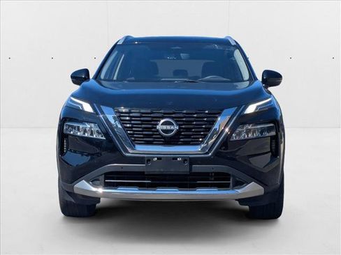 Used 2023 Nissan Rogue Platinum w/ Platinum Premium Package image 2