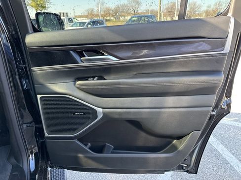 New 2024 Jeep Wagoneer Base w/ Premium Group I image 18