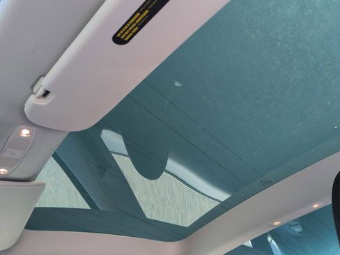 Used 2023 Tesla Model 3 Standard Range RWD image 19