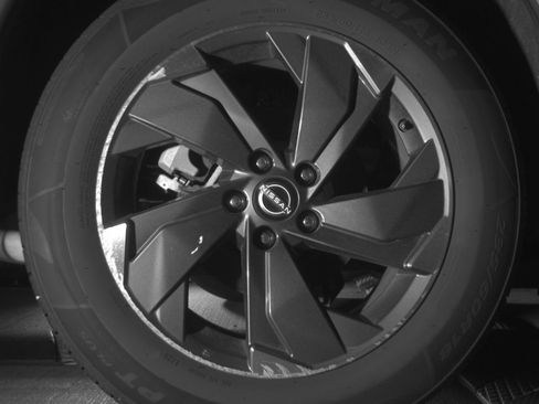 Used 2025 Nissan Rogue SV image 15