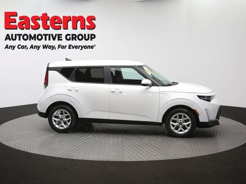 Used 2023 Kia Soul LX w/ Option Group 015 FWD image 47