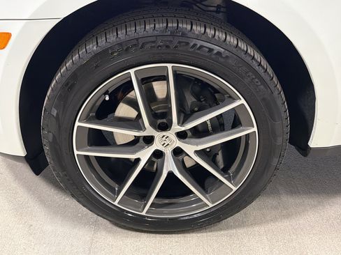 Certified 2026 Porsche Macan AWD/4WD image 42