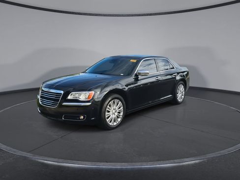Used 2013 Chrysler 300 C w/ Light Group AWD/4WD image 4