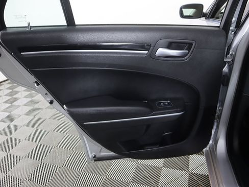 Used 2023 Chrysler 300 Touring w/ Sport Appearance Package image 21