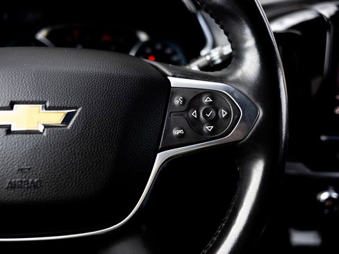 Used 2021 Chevrolet Traverse LT image 13