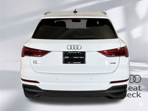Certified 2025 Audi Q3 2.0T Premium w/ Convenience Package image 23