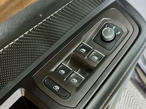 Used 2024 Volkswagen Atlas SE image 17