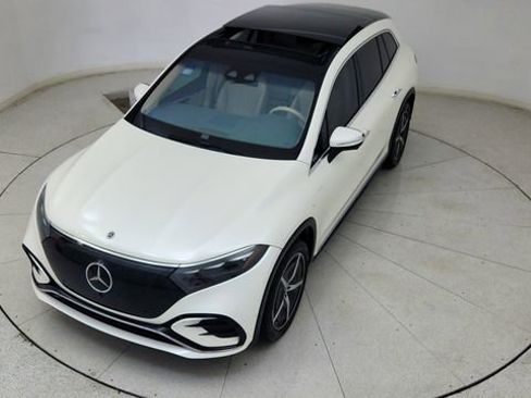 Used 2023 Mercedes-Benz EQS 580 4MATIC SUV w/ Acoustic Comfort Package image 76