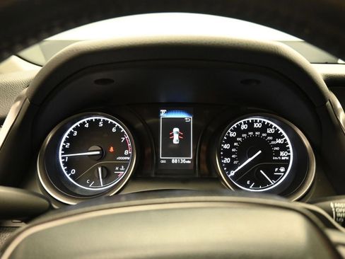 Used 2022 Toyota Camry SE FWD image 19