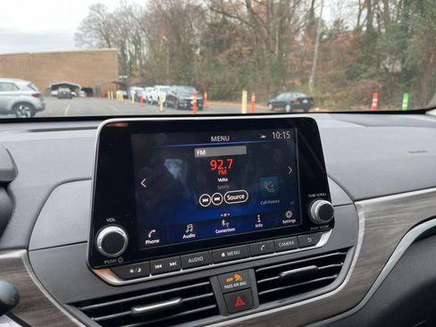 Used 2025 Nissan Altima 2.5 SV image 21