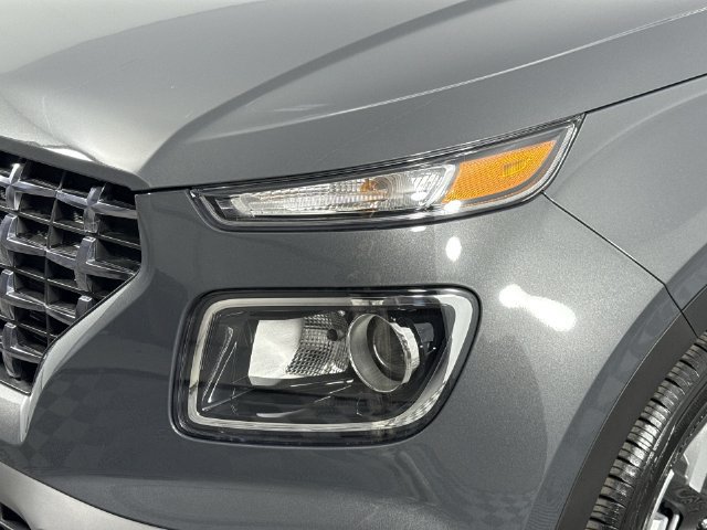 Used 2025 Hyundai Venue SEL FWD image 49