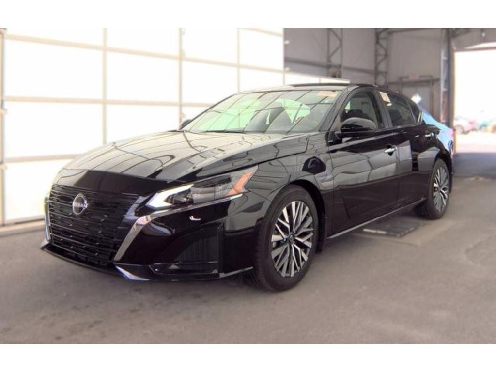 Used 2023 Nissan Altima 2.5 SV w/ SV Premium Package FWD image 1