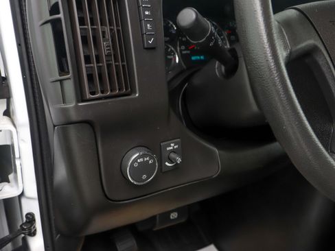 Used 2021 Chevrolet Express 2500 Extended RWD image 21