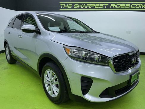 Used 2019 Kia Sorento L FWD image 2